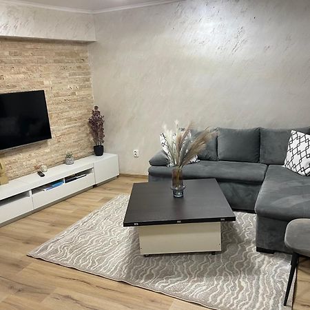 Pretty Luxury Apartament'S คลูจ-นาโปกา ภายนอก รูปภาพ