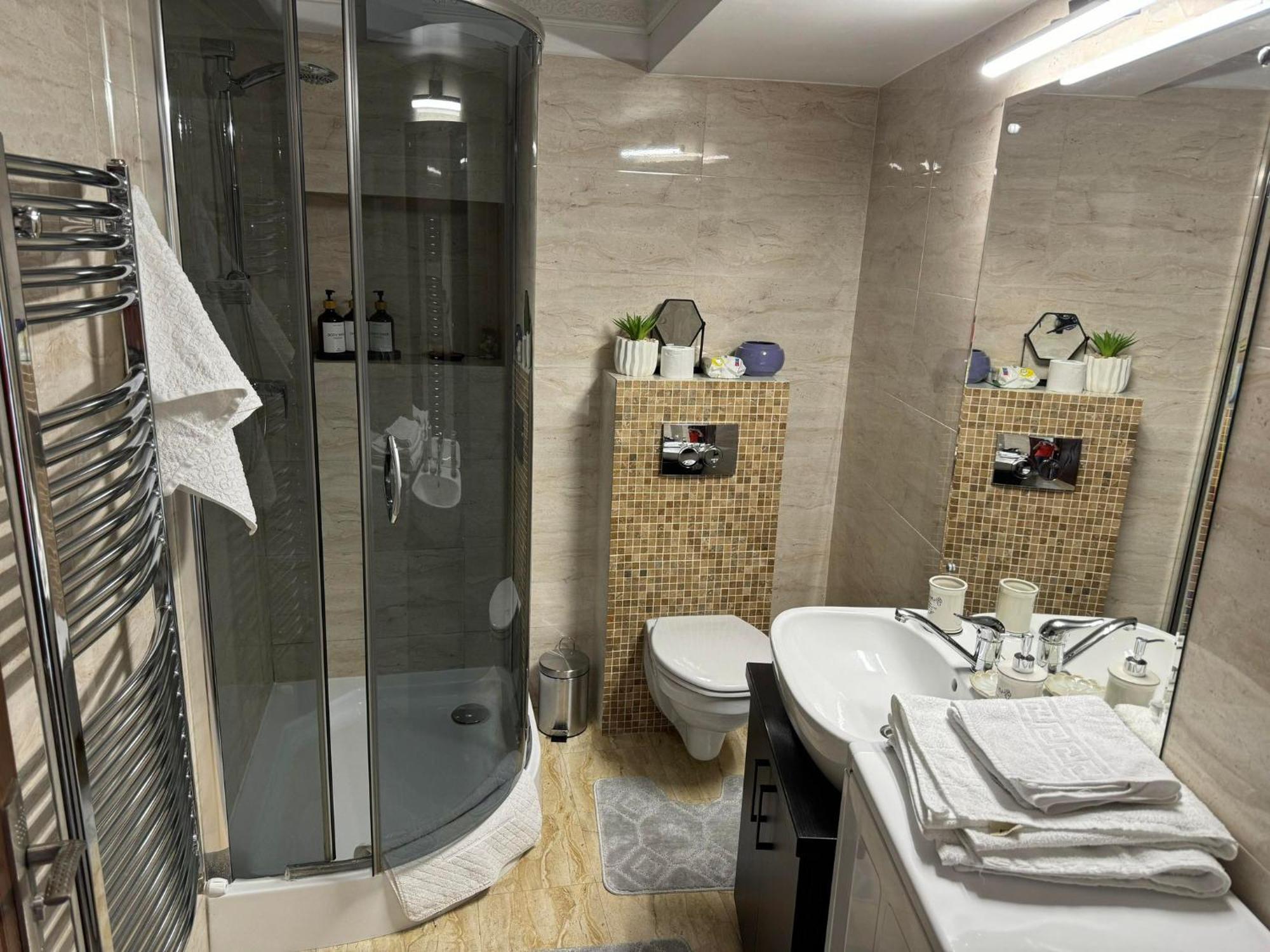 Pretty Luxury Apartament'S คลูจ-นาโปกา ภายนอก รูปภาพ